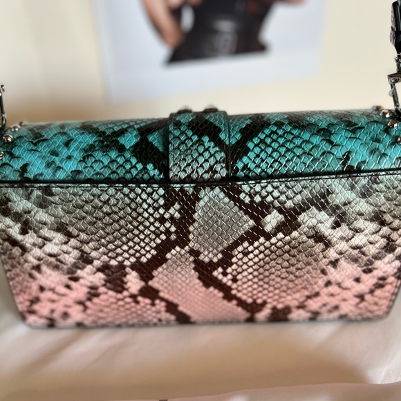 Michael Kors Greenwich - Picture 12 of 16